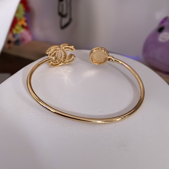 Gold Fashion bracelets - Picture 3 of 3
